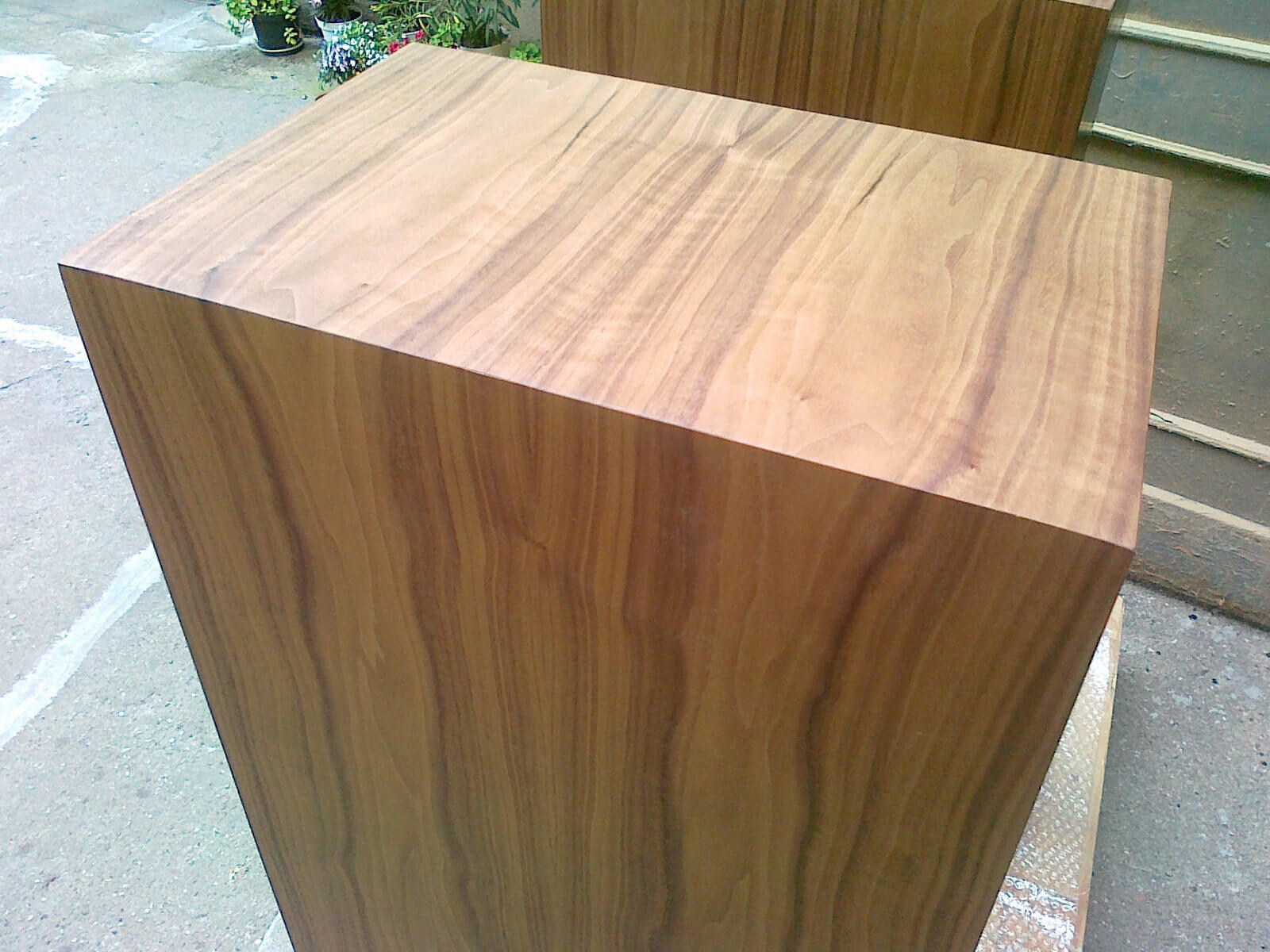 Obudowy kolumn głośnikowych